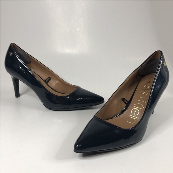 Calvin Klein Nilly pumps in navy GUC - Picture 1 of 3